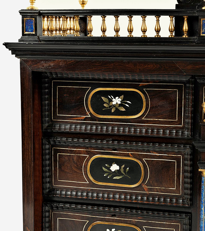 Kleines Kabinettkästchen mit Schubladen und Geheimfach, Barock um 1750